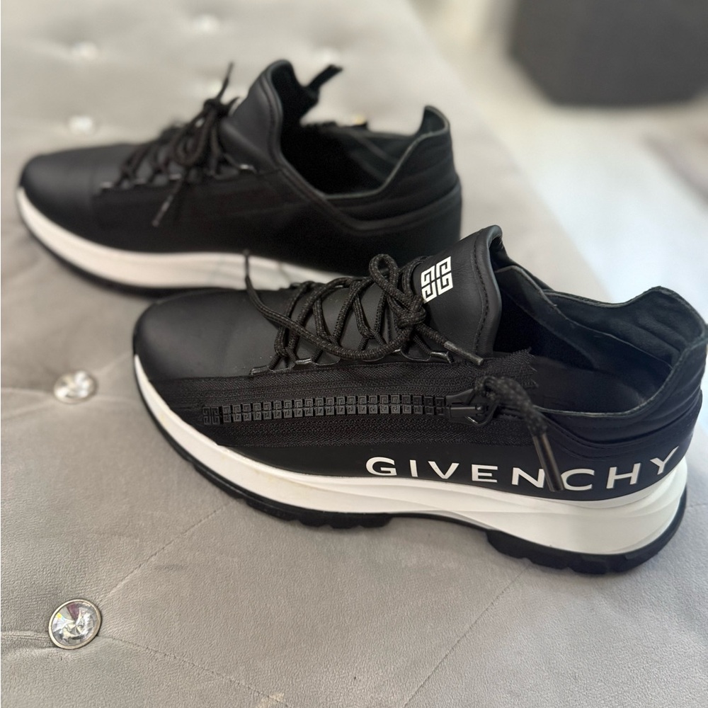 Givenchy Black and White Sneakers
WORN ONLY ONCE